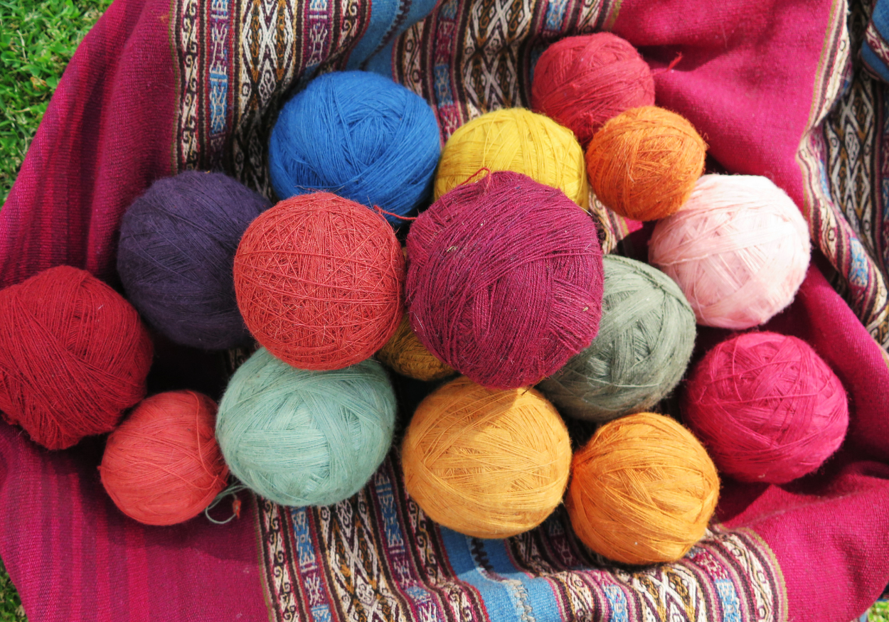 图 2:阳离子染料在腈纶上的应用 图 2:阳离子染料在腈纶上的应用 - Vichem.vn