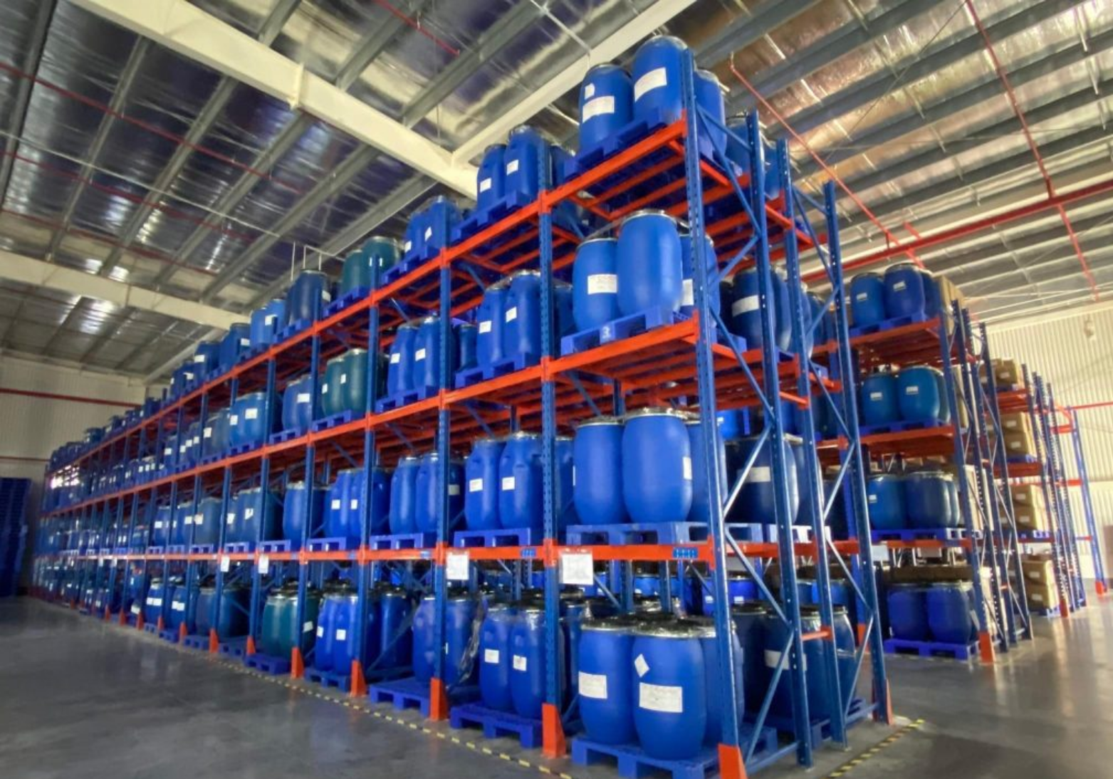 Storing solvents in a specialized chemical storage facility Storing solvents in a specialized chemical storage facility